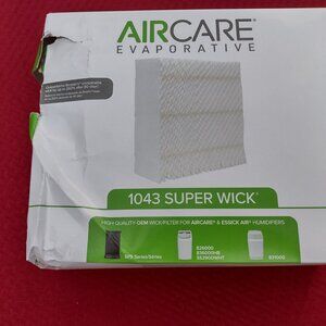 NEW with Damage Aircare Evaporative 1043 Super Wick/Filter